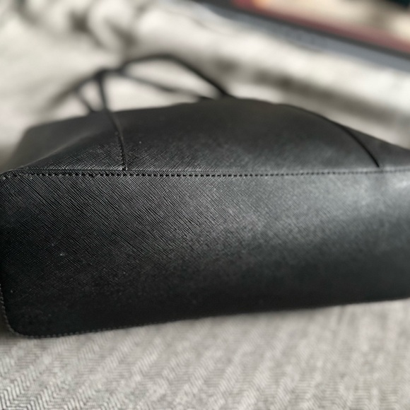 Karl Lagerfeld Black Tote Bag with Yellow Taxi Design - Picture 4 of 5